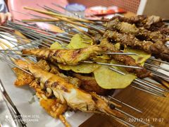 -喝丢一只鞋海鲜烧烤·海肠捞饭(市场店)