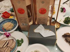 -南京双门楼宾馆(盐仓桥地铁站阅江楼店)