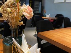 -POKEE VIA&Brunch·维娅(重庆来福士店)
