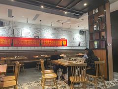 大堂-李子坝梁山鸡(北碚万达五鸡哥店)