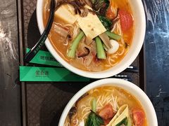 -蒙自源米线大王(东站店)