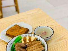-狮头牌卤味研究所·卤味饭(花城汇南区店)