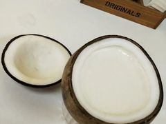 -志龙皇冠吃货椰子铺