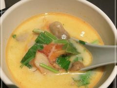 -大头虾越式风味餐厅(光明广场店)