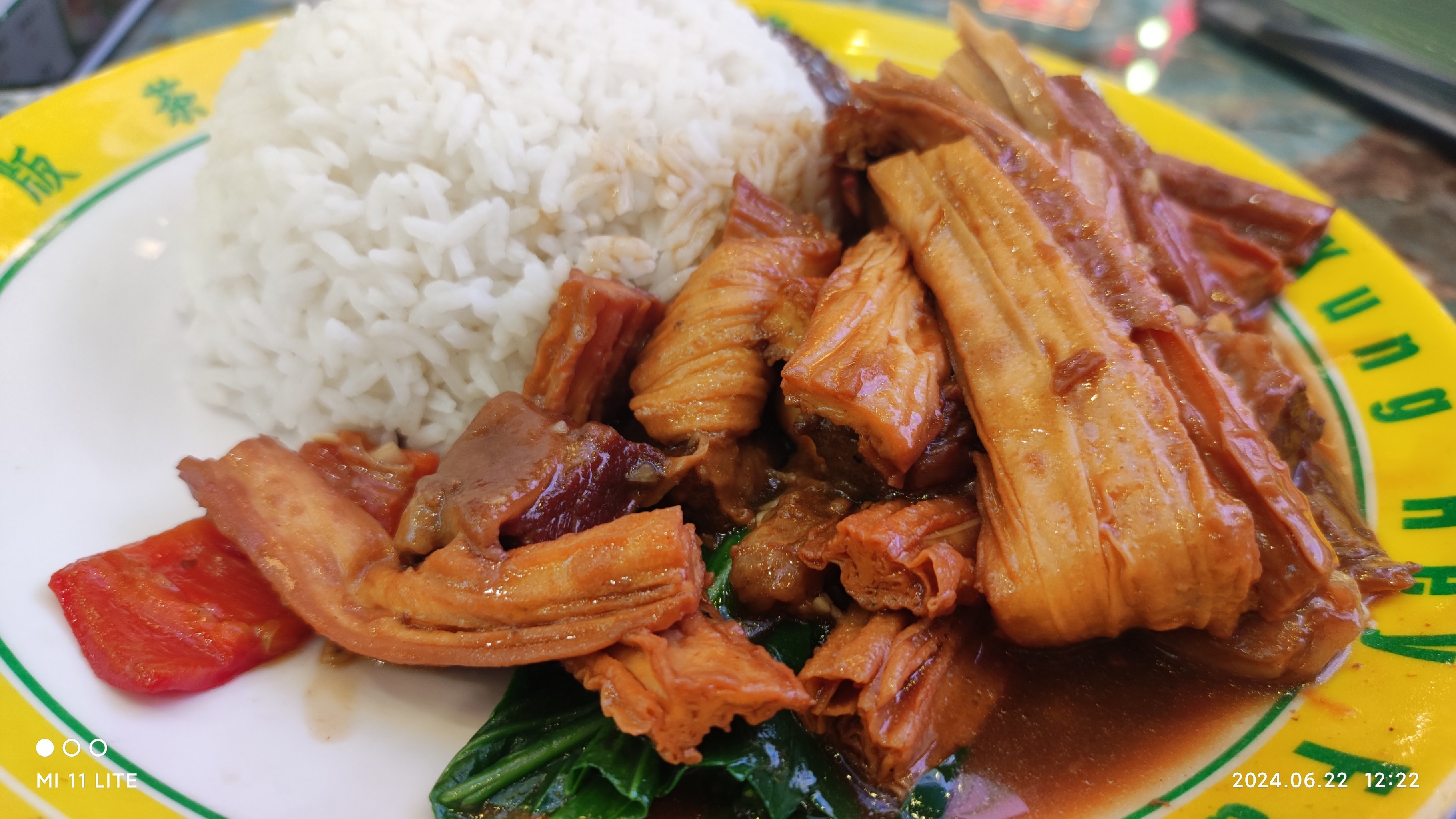 支竹火腩饭:牛腩肉质新鲜,支竹入味,值得