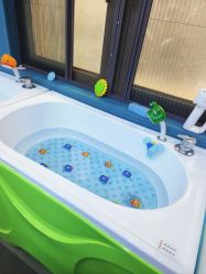 -蓝鲸快乐宝贝婴童游泳馆(南飞鸿十年城店)