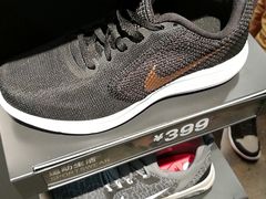 -NIKE上海青浦换季优惠店