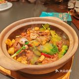 海粤荟：古典粤菜盛宴，丰富菜色与优雅氛围的完美结合