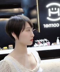 -HAIR CORNER