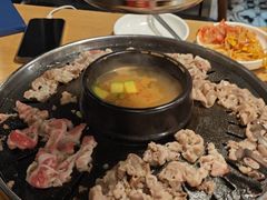 -江南猪肉商会无限续吃(弘大店)