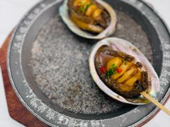 石锅大鲍鱼-品海楼·大连海胆锅贴馆(东港店)