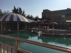 -氡泉温泉花园