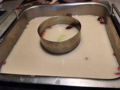 -尚尚仙·酸汤猪手·猪肚鸡火锅(华联万柳购物中心店)