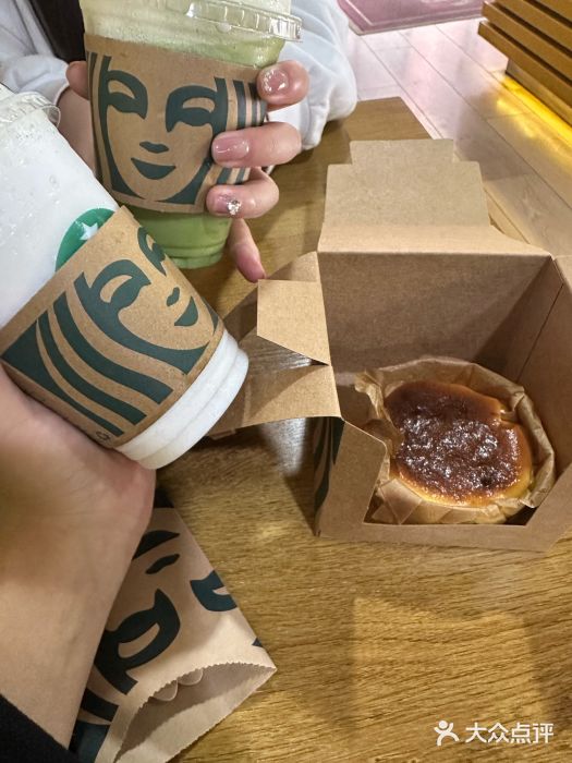 星巴克(泰安万达店)图片