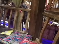 -老牌坊云南鱼豆花火锅(爱建店)