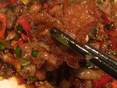 湖南肉炒肉-有红鸡毛店·川菜(建设路店)