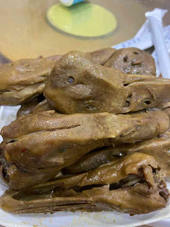 疯狂的鸭脑壳(台儿庄路店)-"千里迢迢来浦东吃这家鸭脑壳.