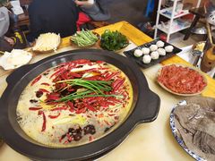 -黄潇洒老火锅(九眼桥宏济巷店)