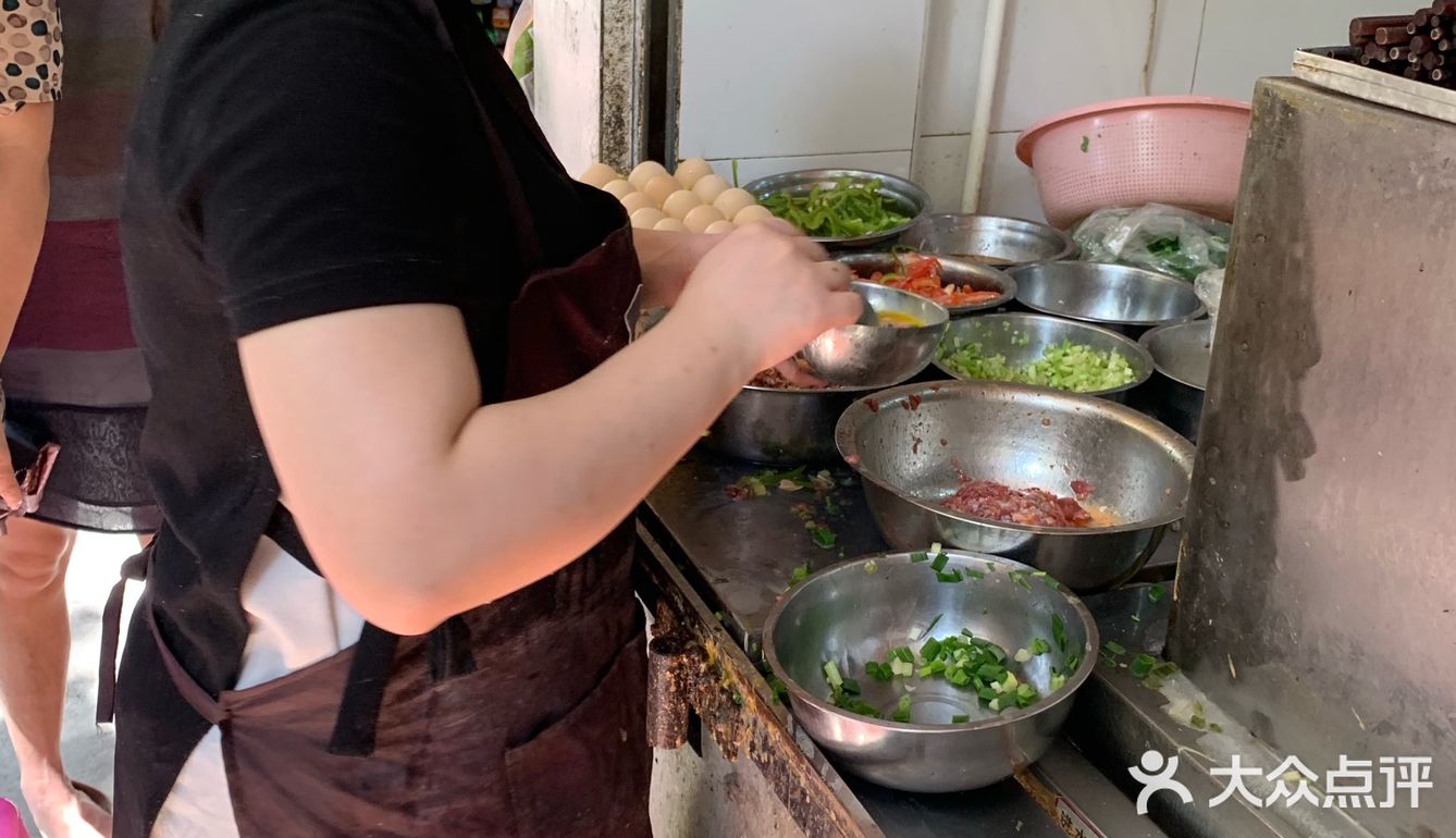 如果喜欢每口肉都有粉皮的话建议小份可以了