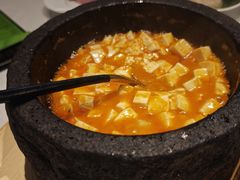 石锅蟹黄豆腐-醉舍·新淮扬菜(长宁龙之梦店)