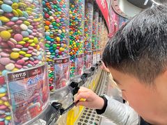 -m豆巧克力世界(上海世茂广场店)