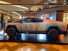 -TESLA 特斯拉(上海太古汇体验店)