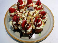 草莓忌廉华夫饼-BE BRIGHT KITCHEN(正佳广场店)