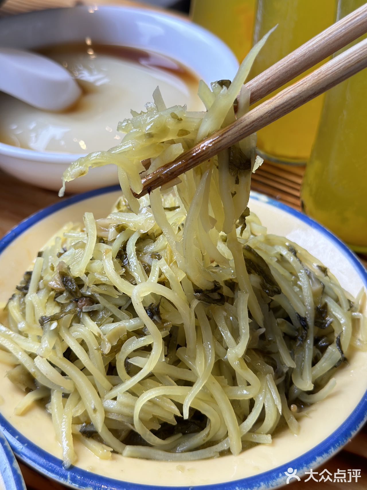 果然重庆物价是感人的！人均20的肥肠血旺吃到爽！