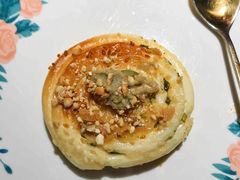 鹅肝酱葱油饼-蜜桃花开·中西融合菜E&W(南长街店)
