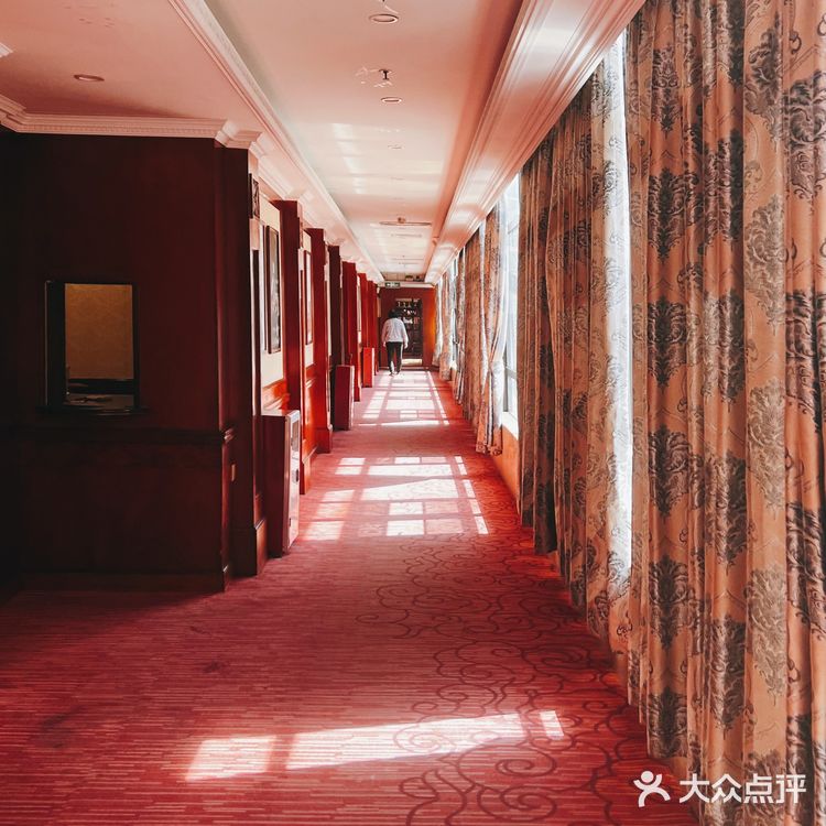 湘菜酒楼里的早茶