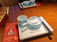 -魏铭鱼头捞饭(晋阳路店)