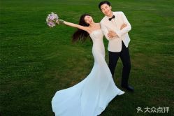 -雪中彩影婚纱摄影·微光艺术中心