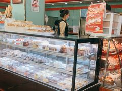 面包甜点陈列柜-新侨三宝乐面包店(崇文门店)