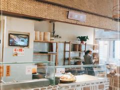 面包甜点陈列柜-峨嵋小镇·川菜(勒泰中心店)