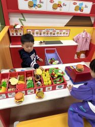 -莫莉幻想儿童乐园(三河燕郊永旺店)