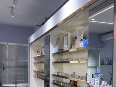 -视野联行眼镜•蔡司•依视路(温江店)