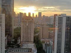 -华强广场酒店-椰香高空自助餐厅