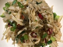 香葱拌笋衣-小大董·烤鸭(凤凰汇店)