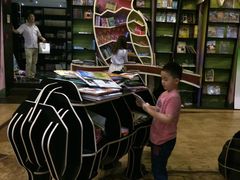 -钟书阁(松江泰晤士小镇店)