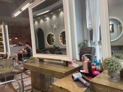 -QZHAIR SALON