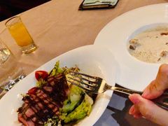 烟薰鸭肉沙拉-戈雅法餐厅(世界城广场店)