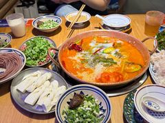 -洱火云南酸菜牛肉火锅(石景山当代商城店)