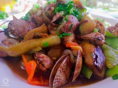 茄子炖蚬子-鸿运美食府