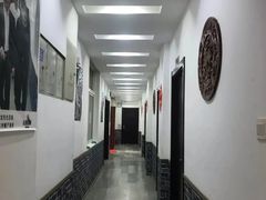 -茸梅路右拐龙虾-农家菜(松江店)