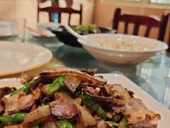-土砂锅生态山庄·非遗砂锅雅鱼