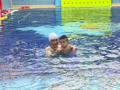 -龙格亲子游泳•水育早教运动中心