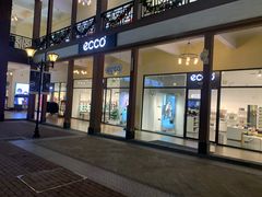 -王府井奥莱临潼小镇(临潼店)