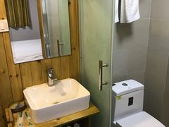 -沃德阿拉丁酒店(威海海滨南路韩乐坊店)