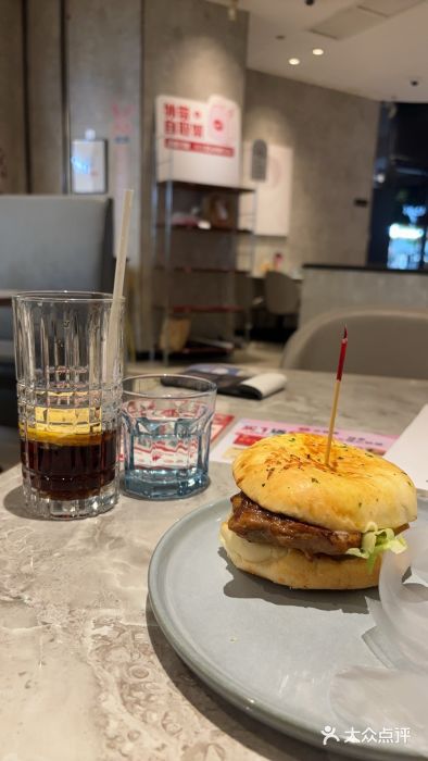 必胜客(余姚五彩城店PH店)图片