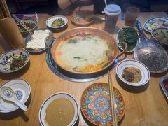 -洱火云南酸菜牛肉火锅(石景山当代商城店)